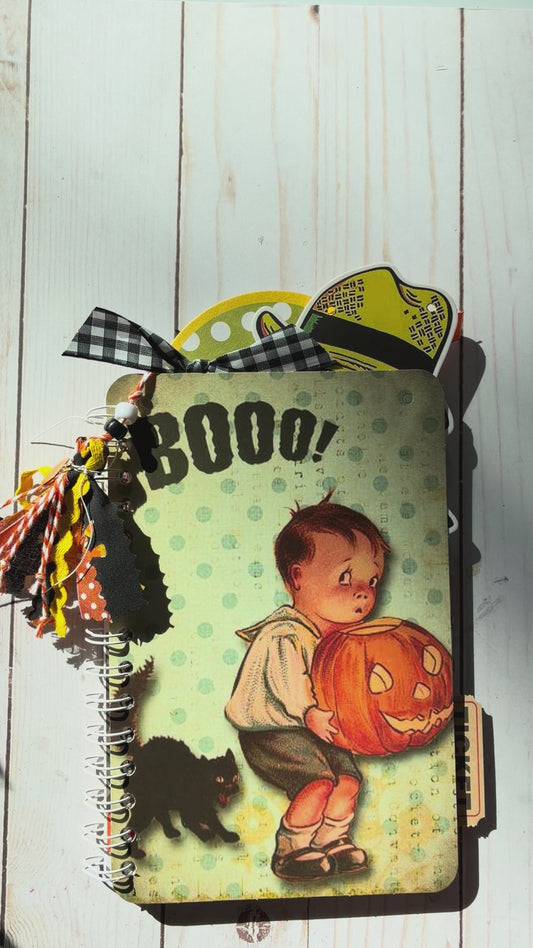 Booo! Halloween -Themed Junk Journal